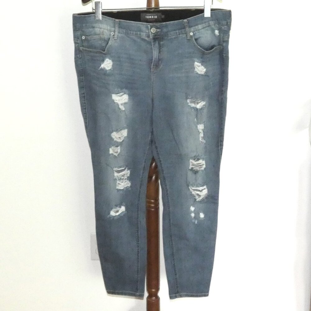 Torrid Bombshell Skinny distressed/destroyed stretch denim jeans